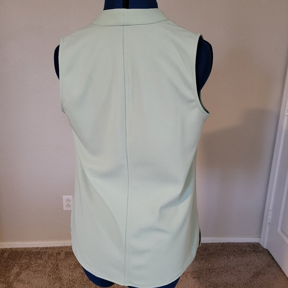 Ann Taylor Sleeveless Green Blouse Size Medium - Picture 3 of 4